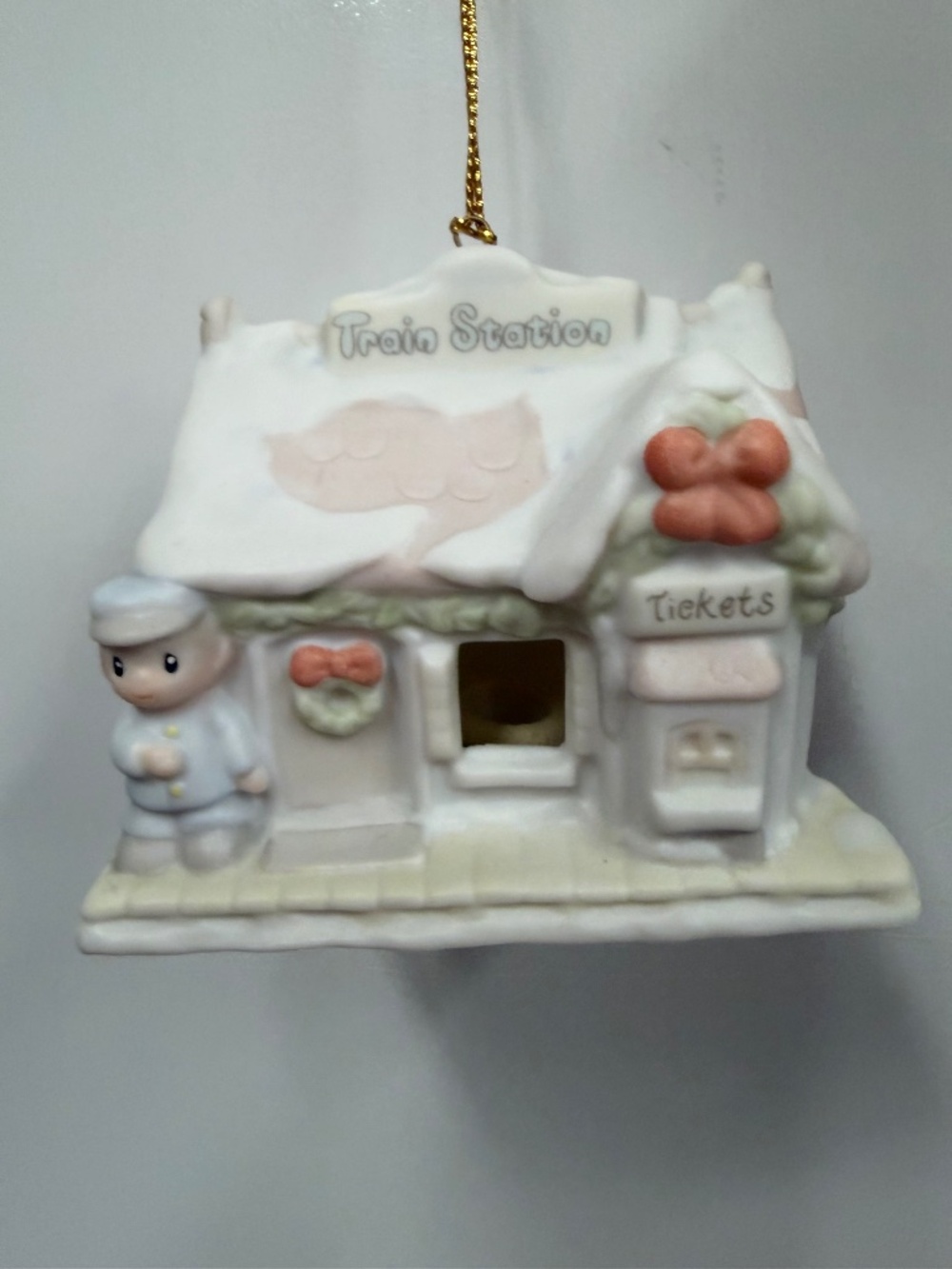 Precious Moments- Train Station Ornament- EJ544